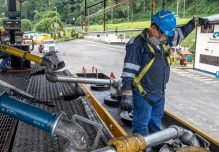 El petróleo WTI, referente de Ecuador, superó los $ 77 por barril