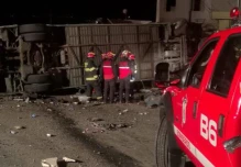 24 fallecidos en accidente de bus internacional en la vía Quito – Papallacta