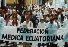Médicos reclaman a los candidatos más financiación