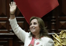 Fiscalía de Perú solicita que se prohíba salir del país a destituida presidenta Boluarte