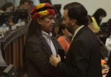PAIS presiona a las cortes