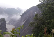 El desprendimiento de materiales rocosos ocasionó el represamiento del río Coca