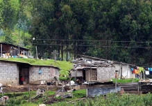 El índice de pobreza en Ecuador bajó 7 puntos en un año