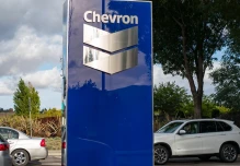 Chevron reporta menor ganancia en cinco años pese a superar expectativas del mercado