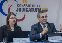 Gustavo Jalkh miente y valida los correos filtrados