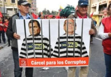 Masiva marcha respalda consulta popular de Moreno y pide renuncia de Glas