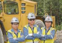 Centro de capacitación graduó a los primeros 111 operadores de mina del Ecuador