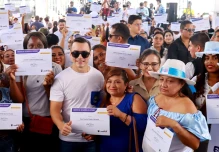Noboa entregó 20.000 créditos de Desarrollo Humano en Guayaquil