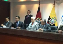 Partidos denuncian el 'mayor fraude electoral en la historia del Ecuador'