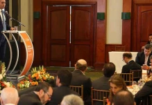 El Gobierno impulsó la apertura comercial y la inversión privada 