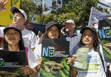 Cientos de personas marcharon por el "No" en las consultas del Yasuní y el Chocó Andino