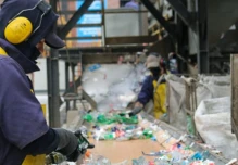 Ecuador aplica nueva jornada laboral flexible de hasta 10 horas diarias