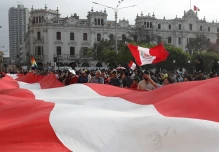 Ministra de Perú anuncia un decreto para ahorrar 356 millones de dólares en gasto fiscal