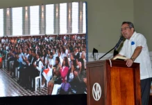 Ministros llaman a dialogar a grupos sociales que antes habían descartado
