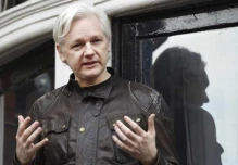Julian Assange volvió a pronunciarse sobre Cataluña desde la Embajada en Londres, pese a pedido de Moreno