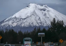 El Cotopaxi emitió ceniza que puede afectar a poblaciones cercanas