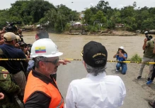 Ecuador solicita ayuda a EE.UU. para reemplazar puente sobre Río Blanco