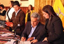 Correa califica de mediocre al presidente Lenin Moreno