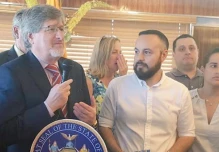 Carrión dice que renunció por programa de vuelos de vigilancia aeromarítima