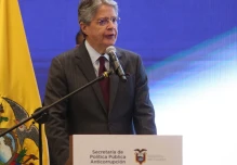 Lasso afirma que ha afrontado "tres batallas contra la democracia"