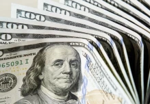 La economía de Ecuador se contrajo un 2 % en 2024