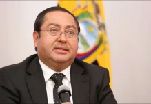 Ecuador apunta a su primer endeudamiento en eurobonos