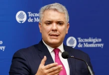 Colombia estudia reabrir la frontera terrestre con Ecuador a partir de noviembre