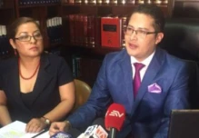 Abogado de perito acusado de cambiar nombres denuncia que fue “presionado”