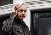 Assange pide ayuda a Australia ante temor a expulsión de embajada ecuatoriana