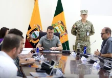 Daniel Noboa revisa resultados del toque de queda en reunión de seguridad