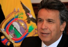 Presidente Moreno anuncia baja de sueldos de altos funcionarios y venta de avión presidencial