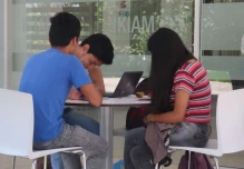 Universidad gradúa a su primera promoción en la Amazonía
