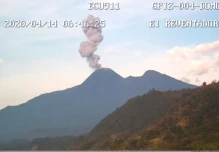 Cámaras registran la actividad eruptiva de los volcanes Sangay y Reventado