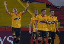 Barcelona sigue imparable; Liga se complica en la Libertadores 