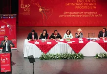 Correa insiste en leyes de herencias y plusvalía