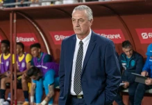 La FEF quiere renovar el contrato de Gustavo Alfaro