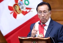 Congreso de Perú elige a José María Balcázar como nuevo presidente interino tras censura de José Jerí