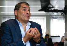El movimiento MANA expulsó a Rafael Correa
