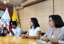 La minería y el petróleo están en peligro en Ecuador por las consultas