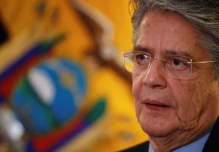 Lasso exalta la democracia en cumbre convocada por Biden