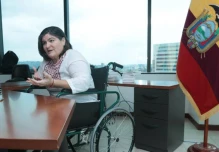 Viteri evade a inversionistas