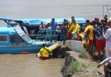 Perú: Naufragio de 2 embarcaciones en la Amazonía dejó 12 muertos y 57 desaparecidos