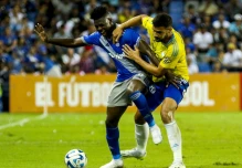 Emelec empata con Sporting Cristal y se cita con Defensa y Justicia en octavos