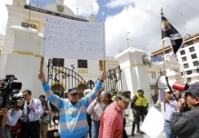 Los militares reclaman por tres vías en el caso del Issfa