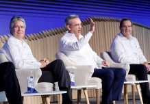 Lasso denuncia que oposición busca "golpe de Estado parlamentario"