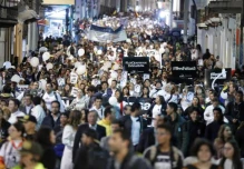 Ecuador se echa a la calle contra el terrorismo