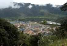Suspendidos trabajos en proyecto minero Mirador tras la muerte de dos obreros