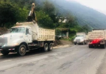 Los vehículos pesados ya pueden circular por la vía Papallacta – Baeza 