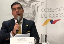 SRI violó la ley dos veces al conceder licencias a María Alejandra Vicuña