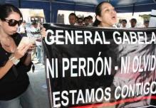 Perito pide garantías para volver al país y hablar de la muerte del general Gabela